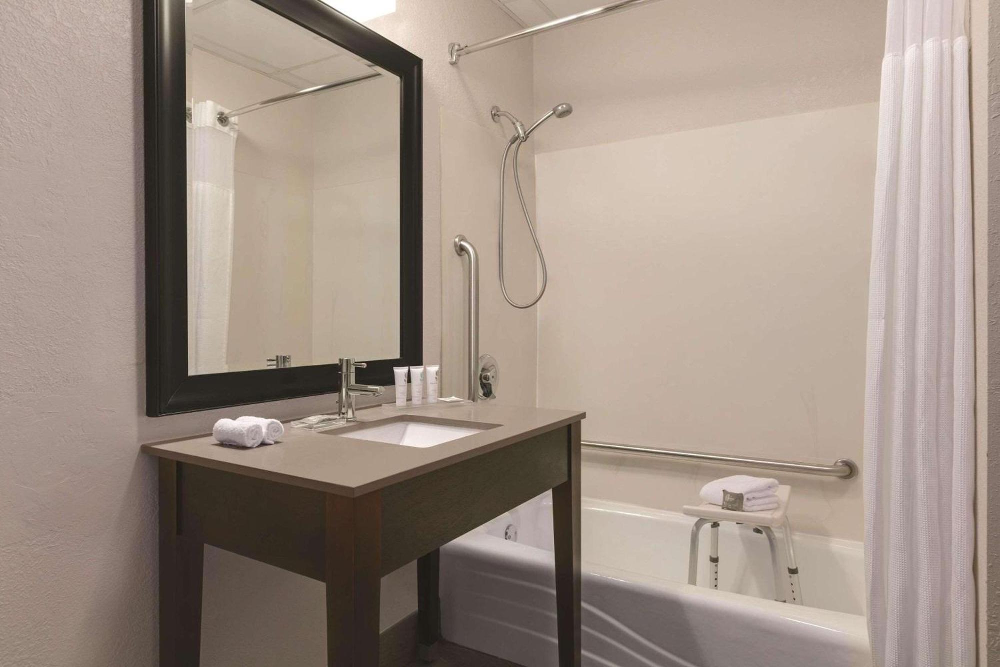 Country Inn & Suites By Radisson, Port Clinton, Oh Eksteriør bilde
