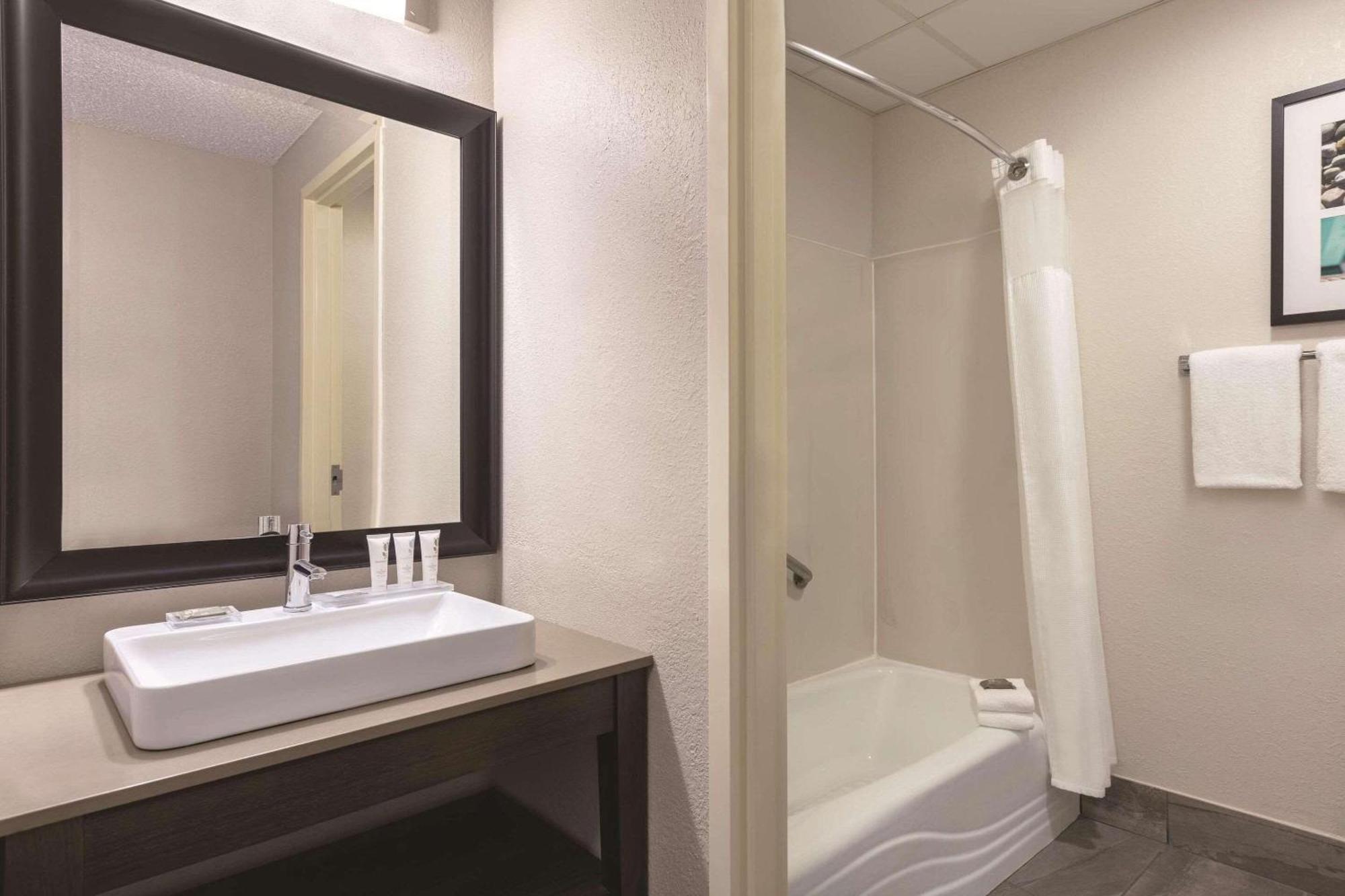 Country Inn & Suites By Radisson, Port Clinton, Oh Eksteriør bilde