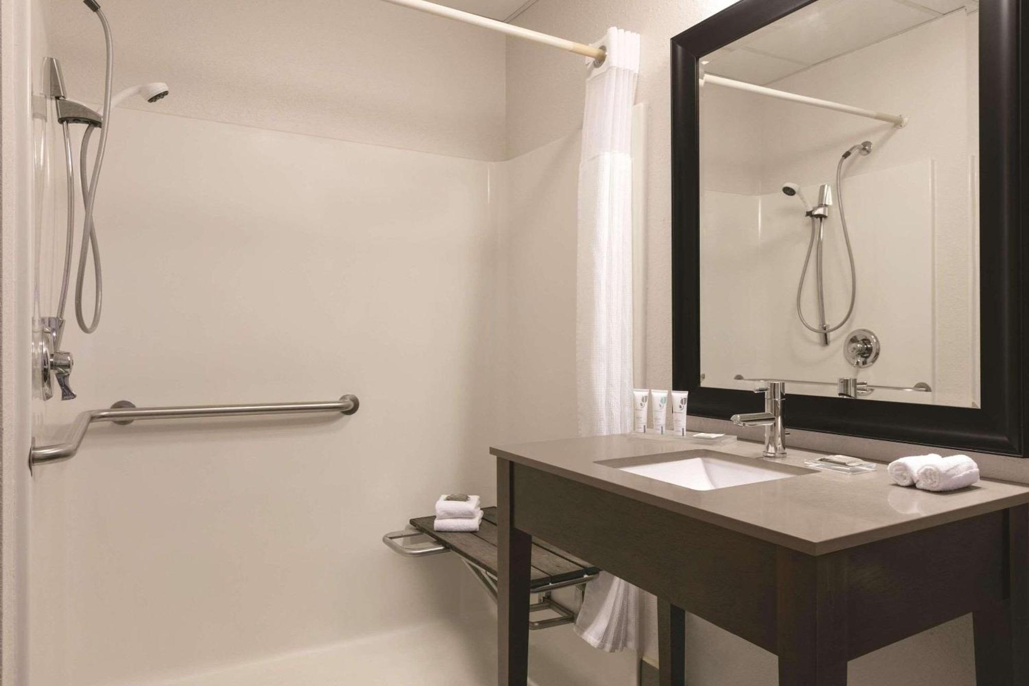 Country Inn & Suites By Radisson, Port Clinton, Oh Eksteriør bilde